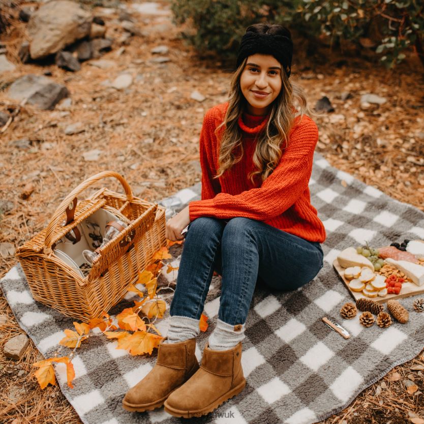 Boots UK BEARPAW Women Alyssa Vegan Hickory 44J644