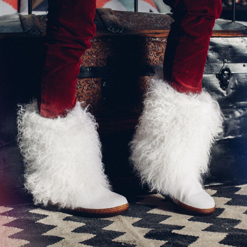 Boots UK BEARPAW Women Boetis White 44J6118